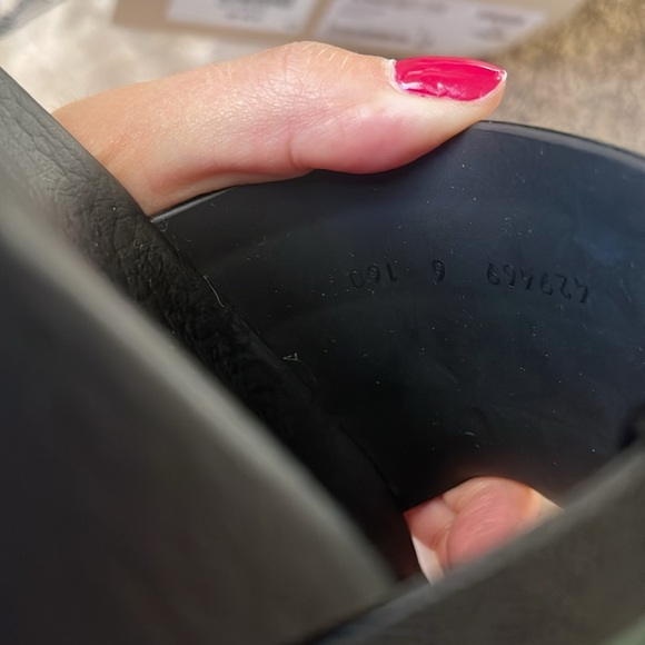 Gucci Web Sandals - Picture 11 of 11